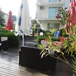 호텔 Astra 2*
