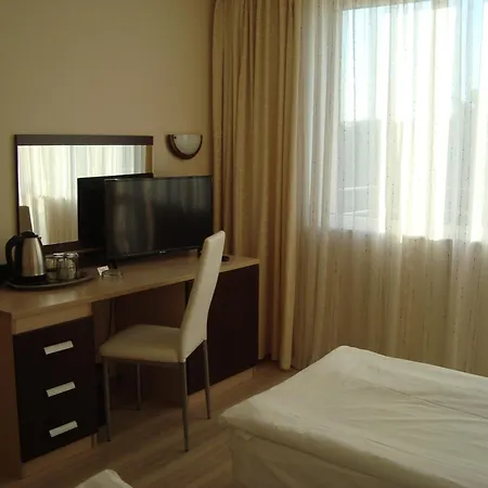 Otel Astra 2*