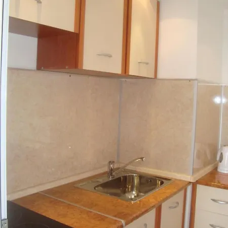 Otel Astra 2*