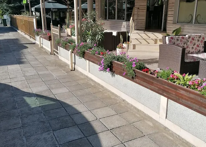 Ξενοδοχείο Astra Ράβντα